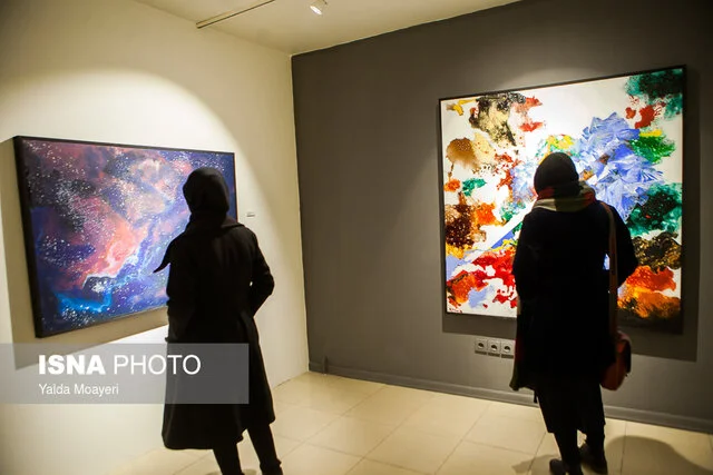 چرا گالری‌گردی تبدیل به پُز فرهنگی شده است؟ تحلیل استاد دانشگاه از افزایش ناگهانی علاقه به نمایشگاه‌های هنری