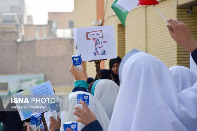 شروع توزیع شیر رایگان در مدارس بوشهر؛ گامی مهم برای سلامت دانش‌آموزان