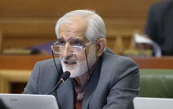 تصمیم برای افزایش نرخ تاکسی با هماهنگی دولت خواهد بود/ ورود اولین رام قطار از چین تا بهمن