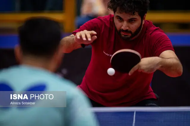 رقابت نفس‌گیر ۴۵ ورزشکار در لیگ تنیس روی میز کارگران قزوین؛ چه تیم‌هایی به فینال رسیدند؟