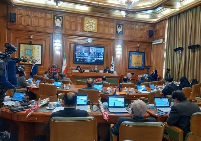 اتوبوس برقی ایرانی با قدرت به میدان آمد؛ چرا باید میلیاردها تومان در شهرداری تهران هدر رود؟