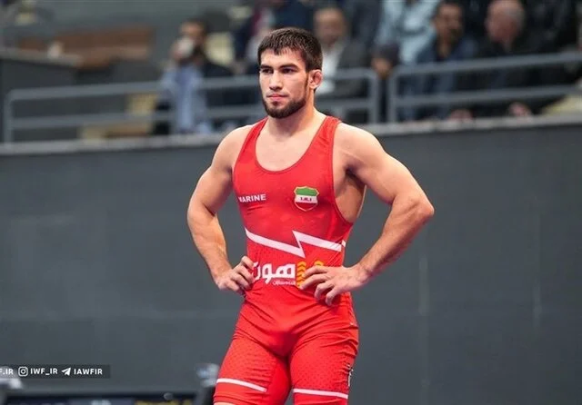 لحظه نفس‌گیر فرار نفر سوم جهان از شکست در لیگ برتر کشتی آزاد!