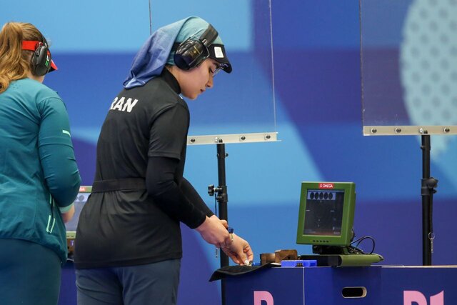 درخشش هانیه رستمیان در فینال جام جهانی تیراندازی ۲۰۲۵؛ تنها نماینده ایران در جمع برترین‌ها