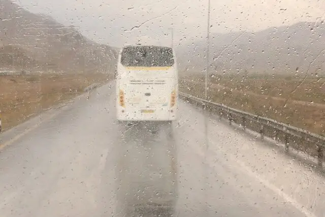 بارش‌های شدید جنوب فارس را درگیر کرد؛ انسداد موقت ۳ محور روستایی خبرساز شد