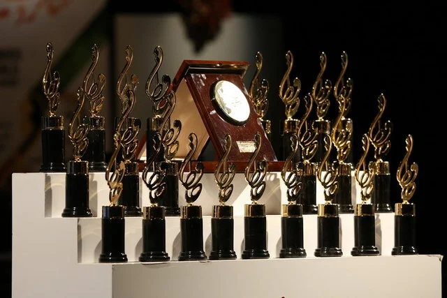 رقابت داغ بهترین چهره‌ها و برنامه‌های ترکیبی در تندیس حافظ؛ نامزدهای شگفت‌انگیز معرفی شدند!