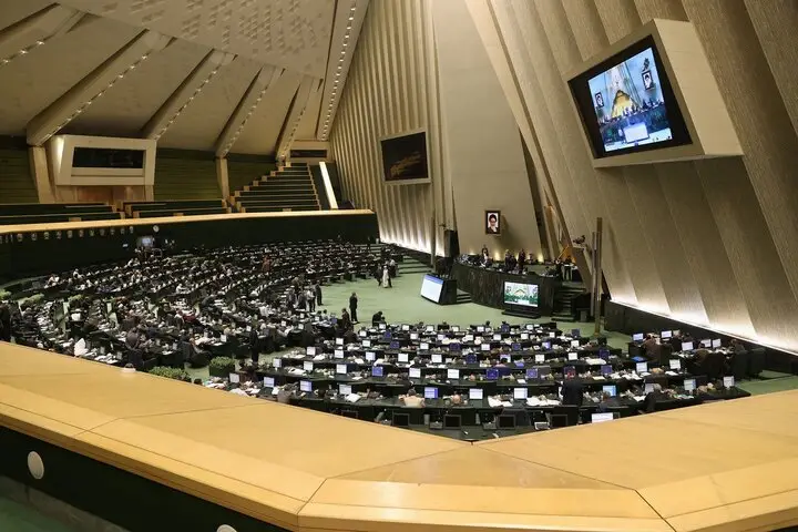 چرا مجلس سقف مهریه را ۱۴ سکه تعیین کرد؟ پشت پرده آمار زندانیان مهریه فاش شد!