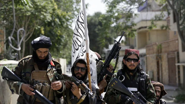 الجزیره فاش می‌کند؛ راز پشت سلاح‌های آمریکایی رها شده در افغانستان که طالبان به غنیمت برد!