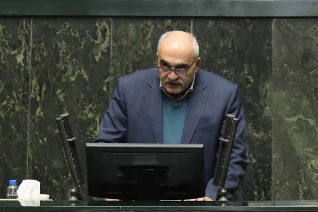 نماینده مجلس: افزایش ۲۰ درصدی حقوق، عدالت‌خواهی را زیر سؤال می‌برد!