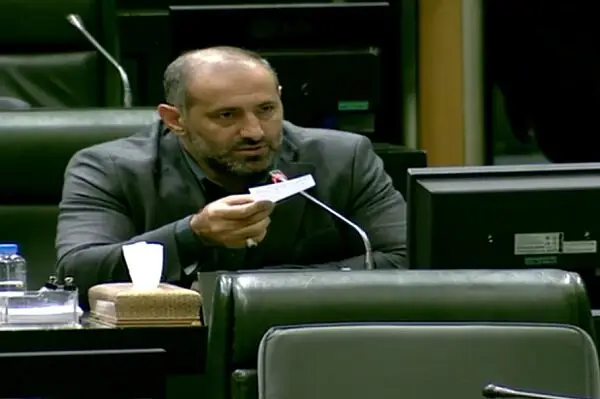 نماینده آستارا فریاد زد: گمرک ایران در بحران مدیریت و ترافیک سنگین مرزی!