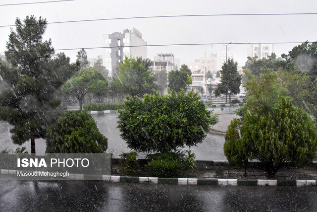 بارش‌های شدید در ۲۴ استان؛ امواج خلیج فارس و خزر به اوج رسیدند!