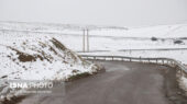 بارش برف و باران در ۱۳ محور فارس؛ راه‌ها همچنان باز و تردد روان است