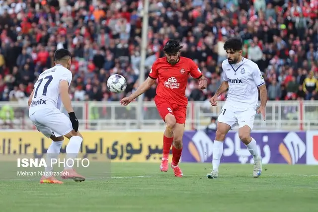 سرمای تبریز ساعت بازی تراکتور-ملوان را تغییر داد