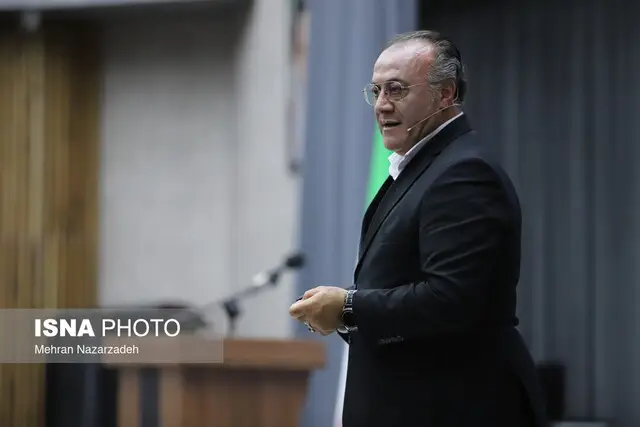 یا هوش مصنوعی را می‌فهمید یا از میدان ارتباطات حذف می‌شوید