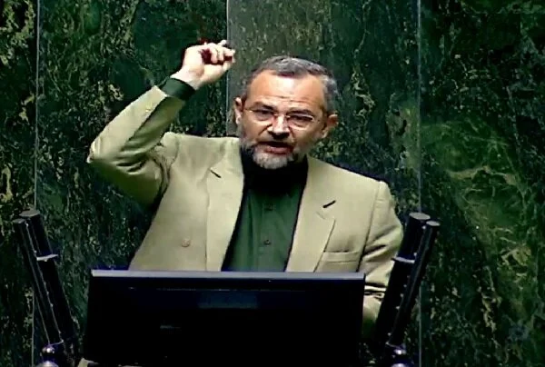نماینده بابل: دولت باید دستان خود را در بازوی بسیج مردمی قفل کند