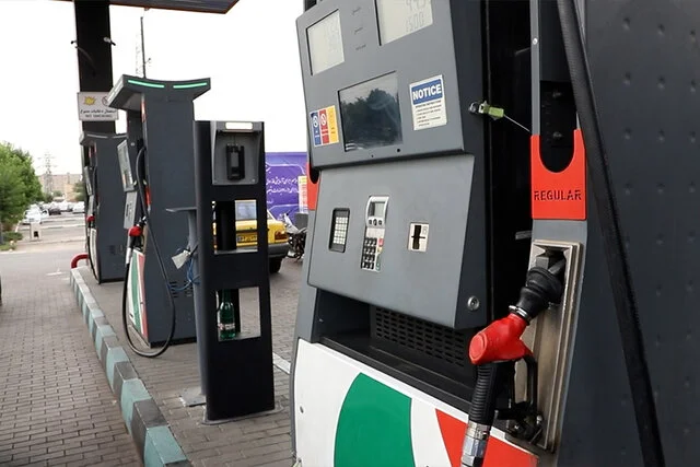 سهمیه سوخت چند خودرو؛ مالکان چقدر بنزین رایگان می‌گیرند؟