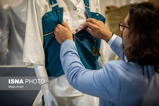 آرشیو لباس تئاتر چگونه هزینه‌ها را کاهش و محیط‌زیست را نجات می‌دهد؟