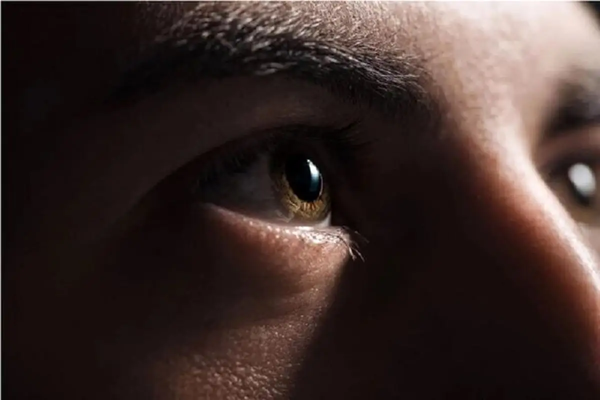 کشف ارتباط عجیب نحوه پلک زدن با شنوایی!