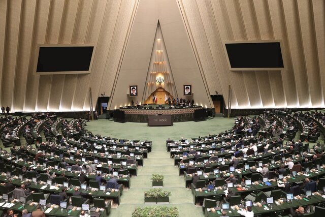 کمیسیون‌های مجلس این هفته چه موضوعاتی را بررسی می‌کنند؟ از سوال از وزیر آموزش و پرورش تا سرنوشت سکوهای مجازی