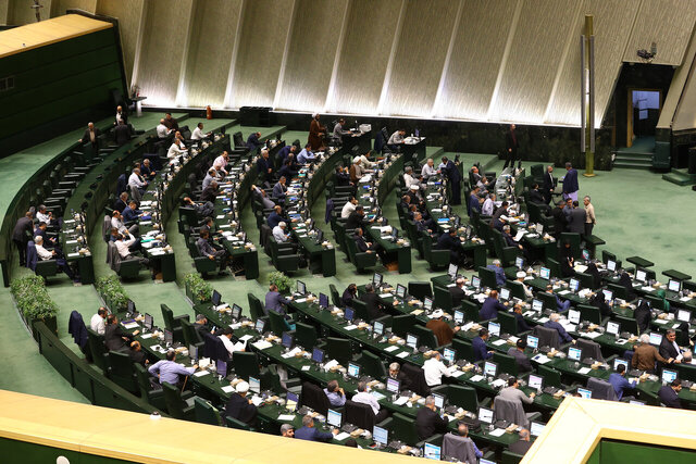 جلسه غیرعلنی مجلس برای بررسی سرنوشت لایحه دو فوریتی الزامات بودجه؛ نمایندگان در تبادل نظر داغ!