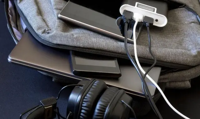 هشدار جدی فرودگاه دبی درباره محدودیت حمل پاوربانک‌ها در پروازها