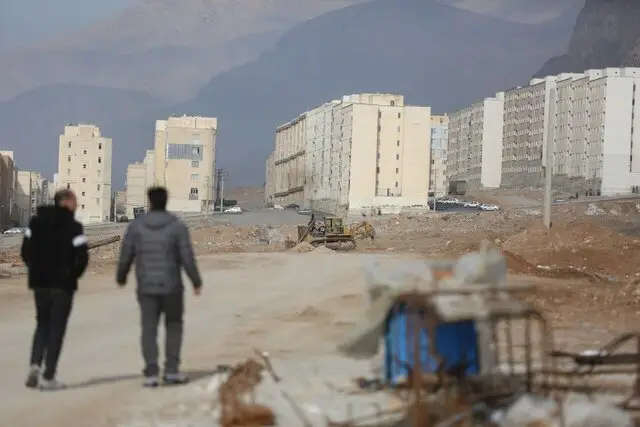 دولت با طرحی ویژه ۱۰۰ هزار واحد مسکن کارگری را کلید زد؛ پای کارگران در ساخت مسکن باز شد!