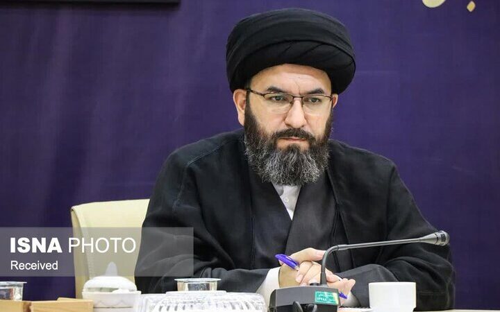 مدیران با برگزاری نماز در اداره‌ها، الگوی مناسبی برای کارمندان باشند