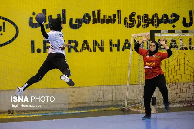 دعوت شگفت‌انگیز دو بازیکن زنجانی به اردوی تیم ملی هندبال دانش‌آموزی!