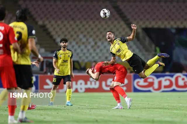 چرا سپاهان صدرنشین در نقش‌جهان زمین‌گیر می‌شود؟ معمایی که فوتبال ایران را شوکه کرد!