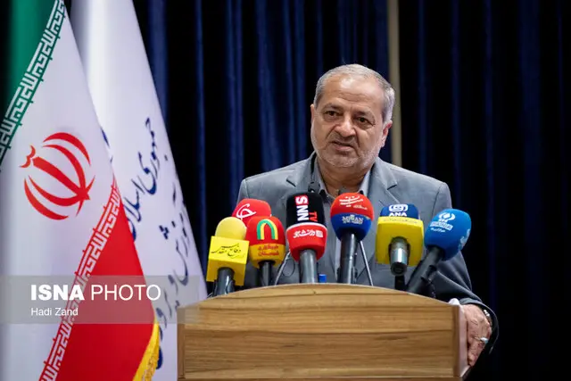 واکنش تند کاظمی به حواشی پخش موسیقی در مدارس: اصل ماجرا را ببینید!