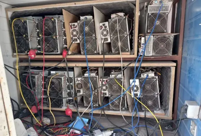 شکار ۷ دستگاه ماینر غیرمجاز در رشت؛ پلیس وارد عمل شد!