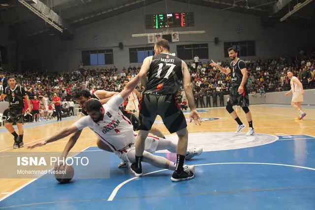 کامبک طلایی گلنور اصفهان مقابل شهرداری گرگان / مدافع‌عنوان قهرمانی در اصفهان زمین‌گیر شد