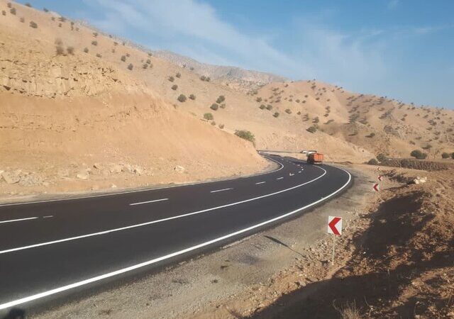 رکوردشکنی در آسفالت‌ریزی و رفع ۳۷ نقطه حادثه‌خیز استان مرکزی؛ ایمنی جاده‌ها در اولویت!