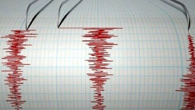 زلزله ۴.۲ ریشتری مرز فارس و هرمزگان را لرزاند؛ مردم در انتظار اخبار تازه