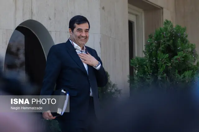 وزیر ورزش به خوزستان آمد؛ دو پروژه بزرگ افتتاح و هشدار جدی به هیات‌های والیبال!