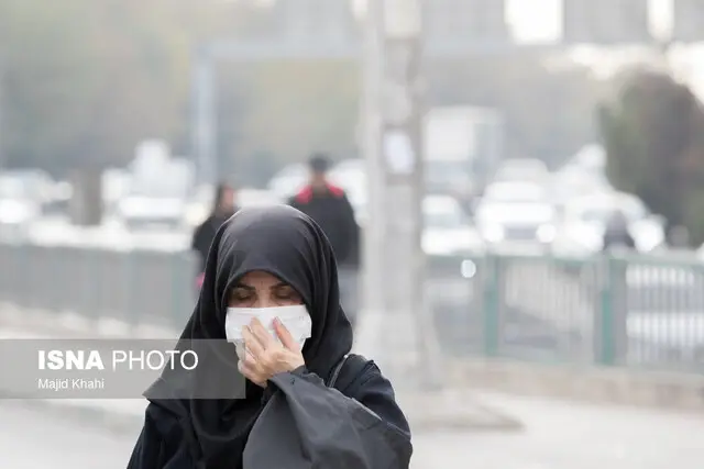 غلظت آلاینده‌ها در تهران بالا رفت؛ سرما و بارش‌های پراکنده ادامه دارد