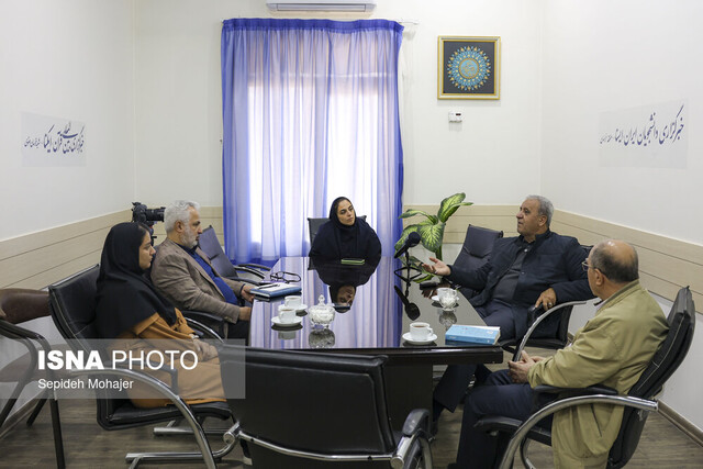 چرا بی‌سوادی بزرگ‌ترین تهدید پژوهشگران ایرانی است؟ بررسی دغدغه‌ای که پول نمی‌تواند حل کند!