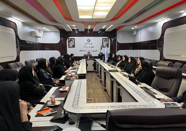 نشست ویژه در ایلام؛ بازتعریف نقش زنان در اشتغال پایدار کلید خورد!
