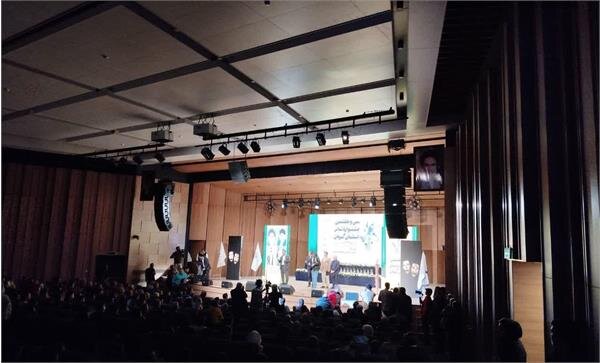 سی و هفتمین جشنواره تئاتر کرمان به کار خود پایان داد؛ هنرمندان چگونه در برابر جنگ یأس ایستادند؟