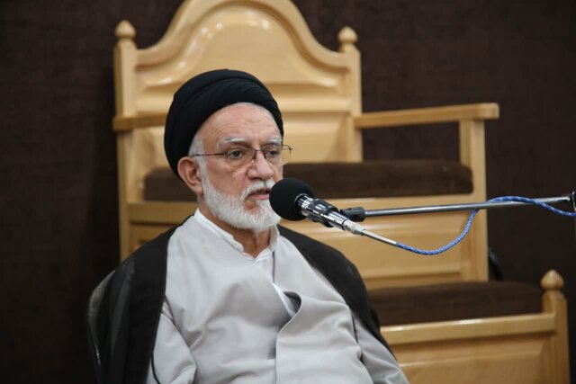 دبیر جامعه روحانیت شیراز: زن را وسیله درآمدزایی نکنید؛ این رفتار قابل قبول نیست!