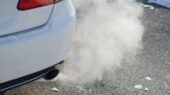 چرا گرم کردن درجا خودرو در برخی کشورها غیرقانونی است؟