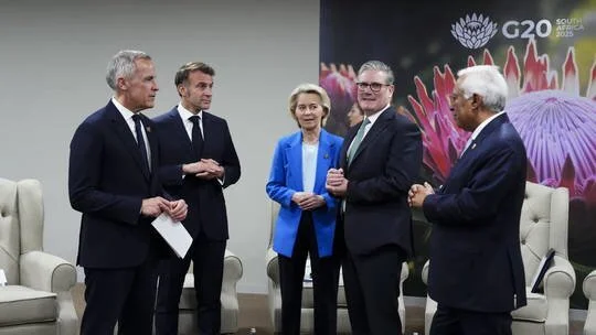 بلومبرگ: اروپا نگران خروج کامل آمریکا از درگیری اوکراین است