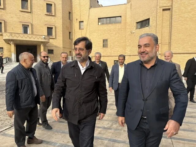 نیروگاه خورشیدی ۱۰۰ کیلوواتی قم در کمتر از یک ماه به بهره‌برداری رسید؛ گام مهم دولت در انرژی‌های تجدیدپذیر - وب‌گردی