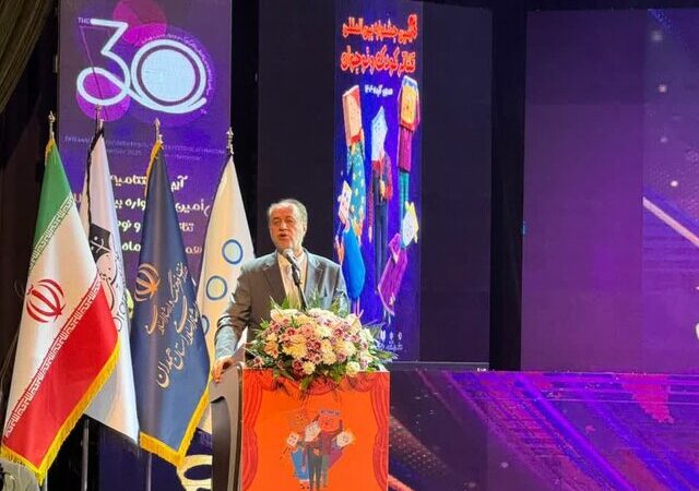 نایب رئیس مجلس: اساسنامه جشنواره بین‌المللی تئاتر کودک و نوجوان باید ثبت شود