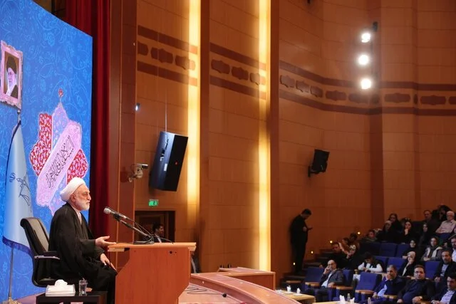 رئیس قوه قضاییه: زن در مکتب اسلام همچون ریحانه‌ای لطیف و ارزشمند است؛ حمایت از زنان وظیفه‌ای همگانی