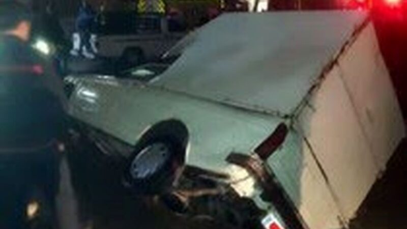 فرونشست ناگهانی زمین در شهرک ولیعصر تهران؛ خودروها در خطر اما بدون تلفات!