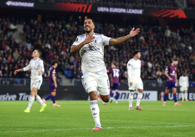 اونای امری با استون ویلا؛ طلسم شکست‌ناپذیری در لیگ اروپا شکسته شد!