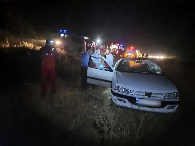 تصادف هولناک تریلی و پژو پارس در کلاله؛ ۳ مصدوم به بیمارستان منتقل شدند