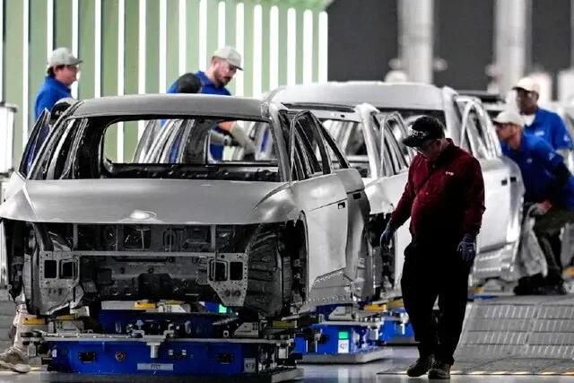 چین چگونه آینده صنعت خودروسازی آمریکا را تهدید می‌کند؟ هشدار اتحادیه بزرگ خودروسازان!