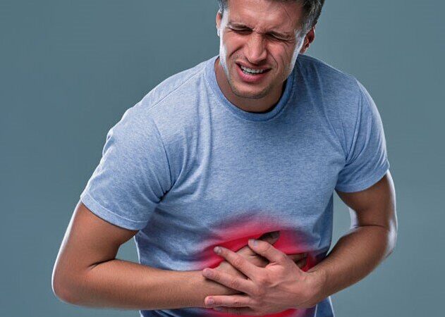 سوزش سر دل؛ چرا باید این علامت ساده را جدی بگیریم؟