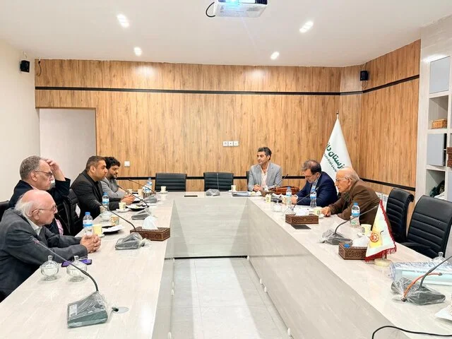 واگذاری کنترل ۱۱.۵ همت تسهیلات سفر ریاست جمهوری به بسیج صنعت خوزستان؛ چه اتفاقی در راه است؟ - وب‌گردی